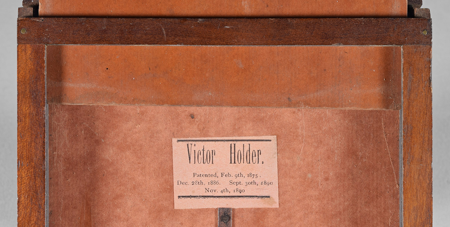 513.anthony-manhattan-5x8-label.victor.holder.paper.under.dark.slide.inside-1500.jpg